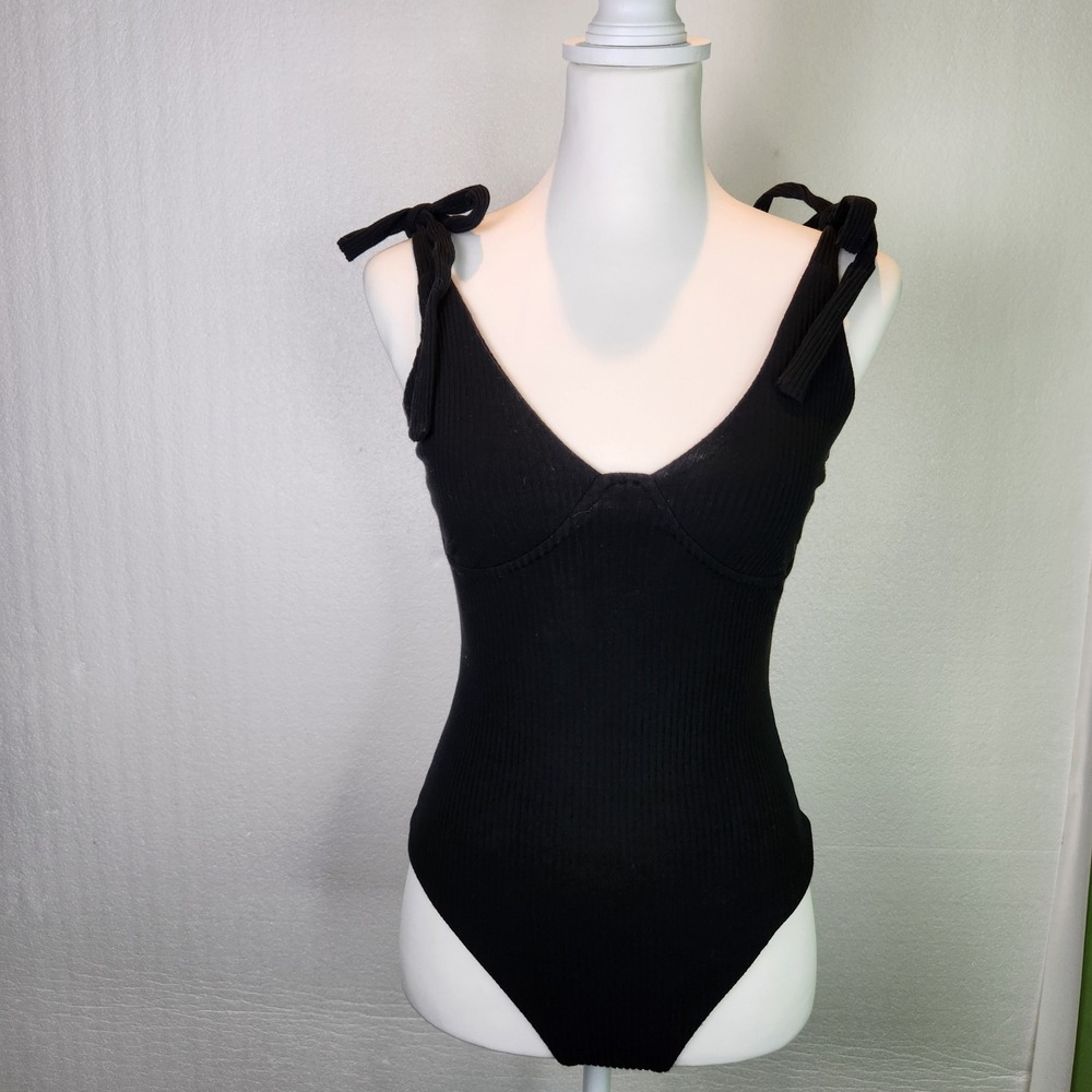Princess Polly Black Ribbed Tie Shoulder V-Neck Bodysuit Y2K It Girl Size 6